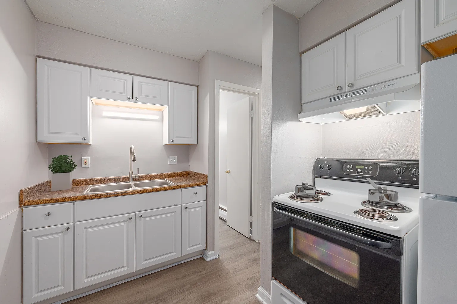 Tower Regency Apartments – photo 3