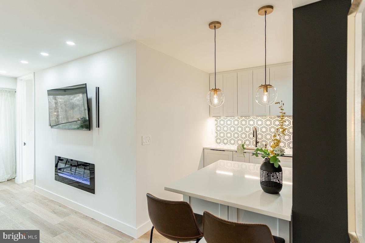 4201 Cathedral Ave NW unit 306E – photo 5