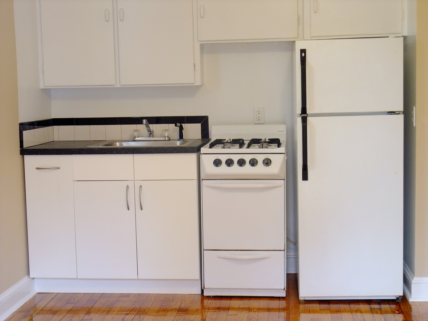 8401 Greenwood Ave unit 1 – photo 5