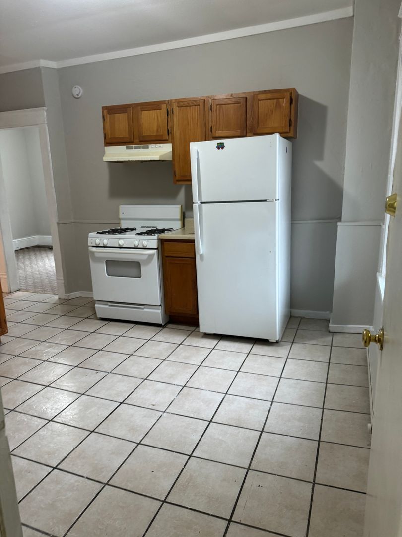 2002 57th St unit Apt. 6 – photo 5