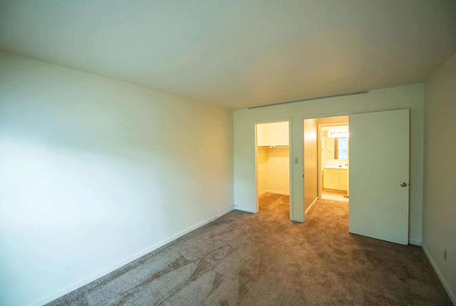 Fountain Lake Apartment Homes – photo 5