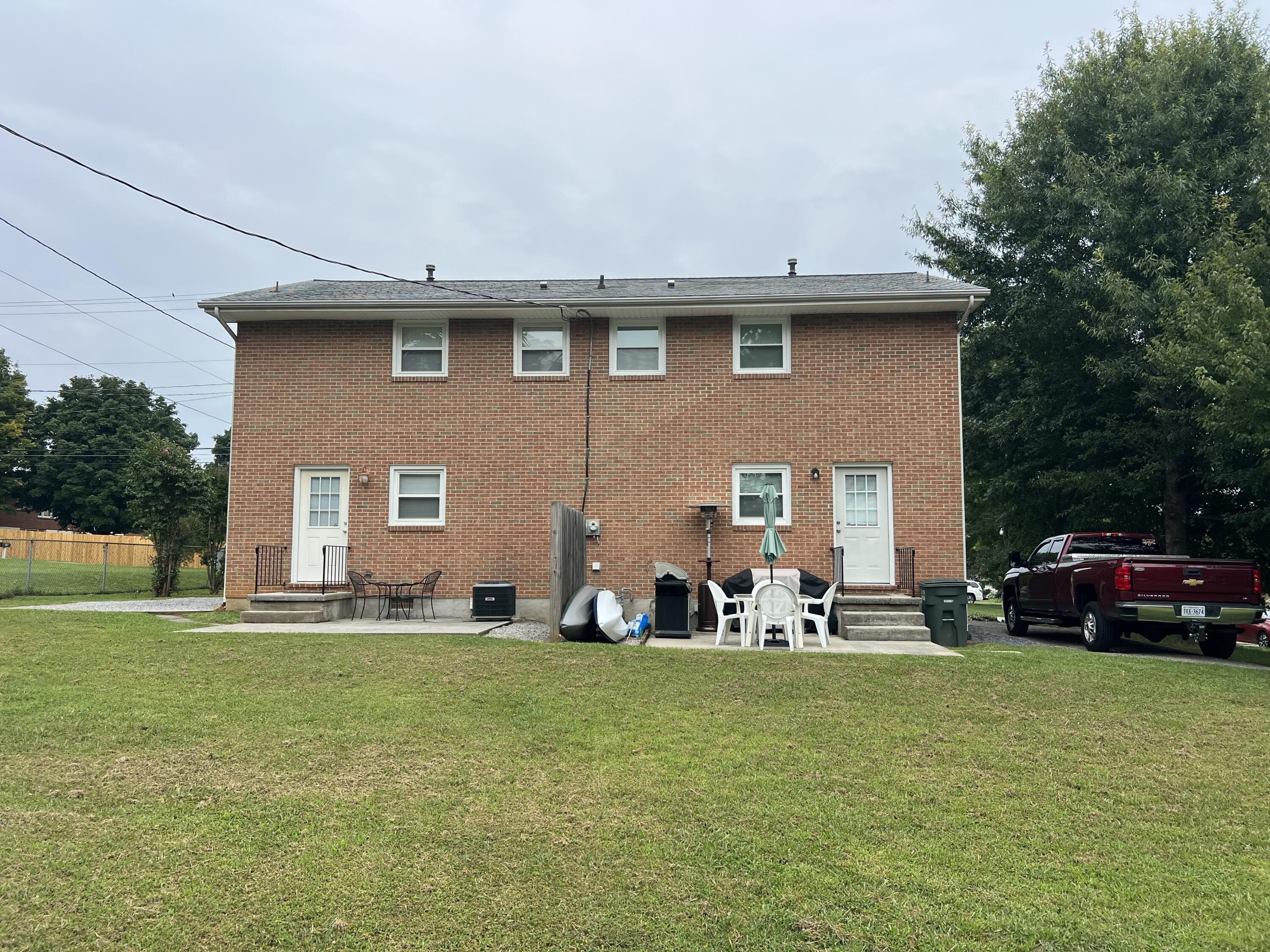 501 Poplar Ave – photo 3