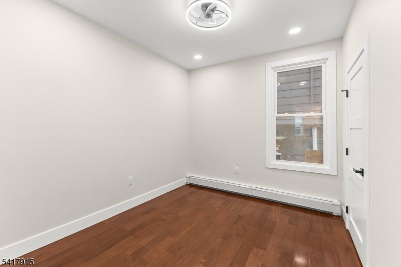 633 Lafayette Ave – photo 3