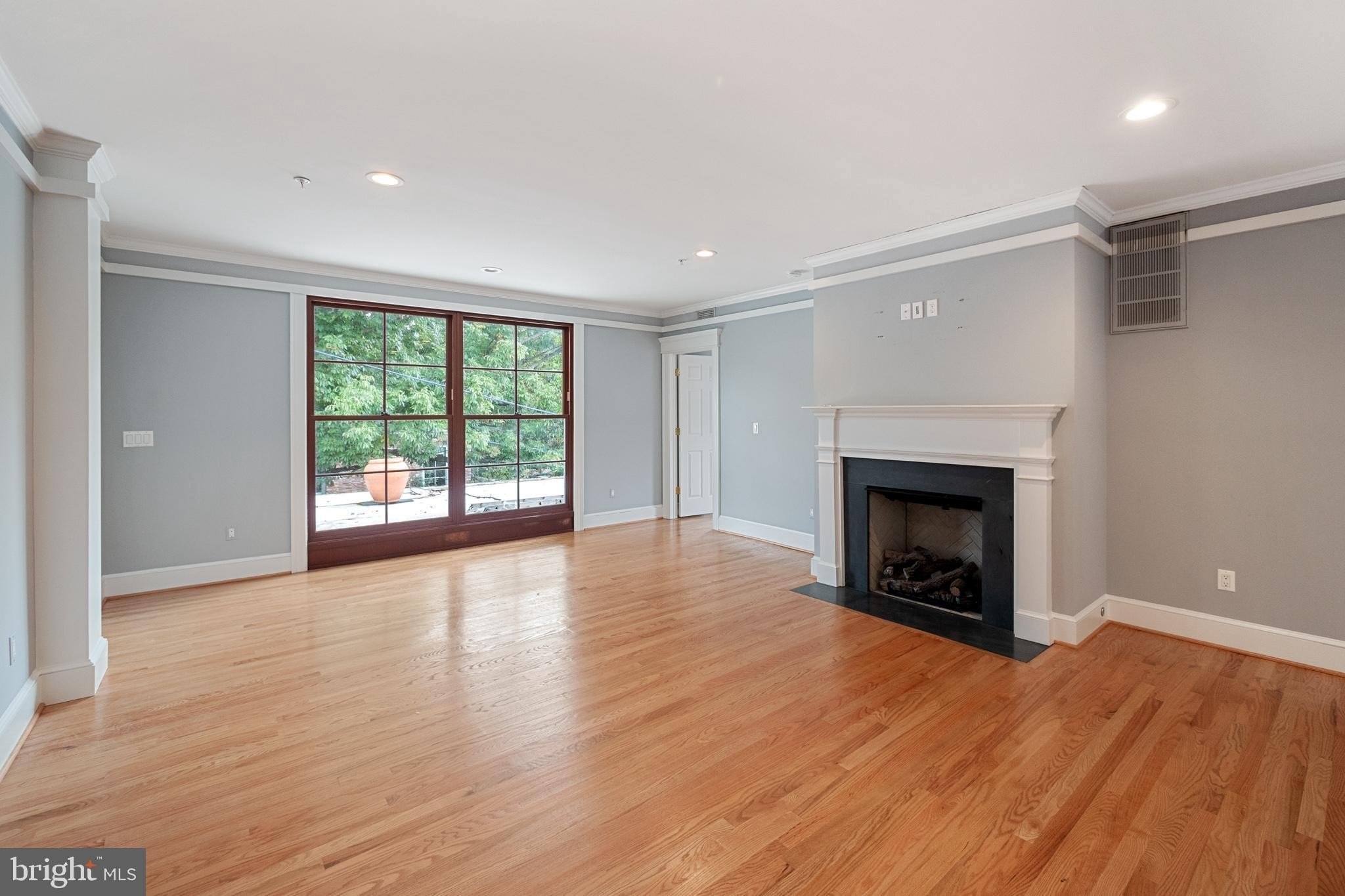 1351 Wisconsin Ave NW #3C – photo 2