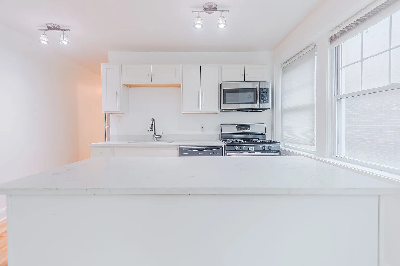 10600 Clifton – photo 3