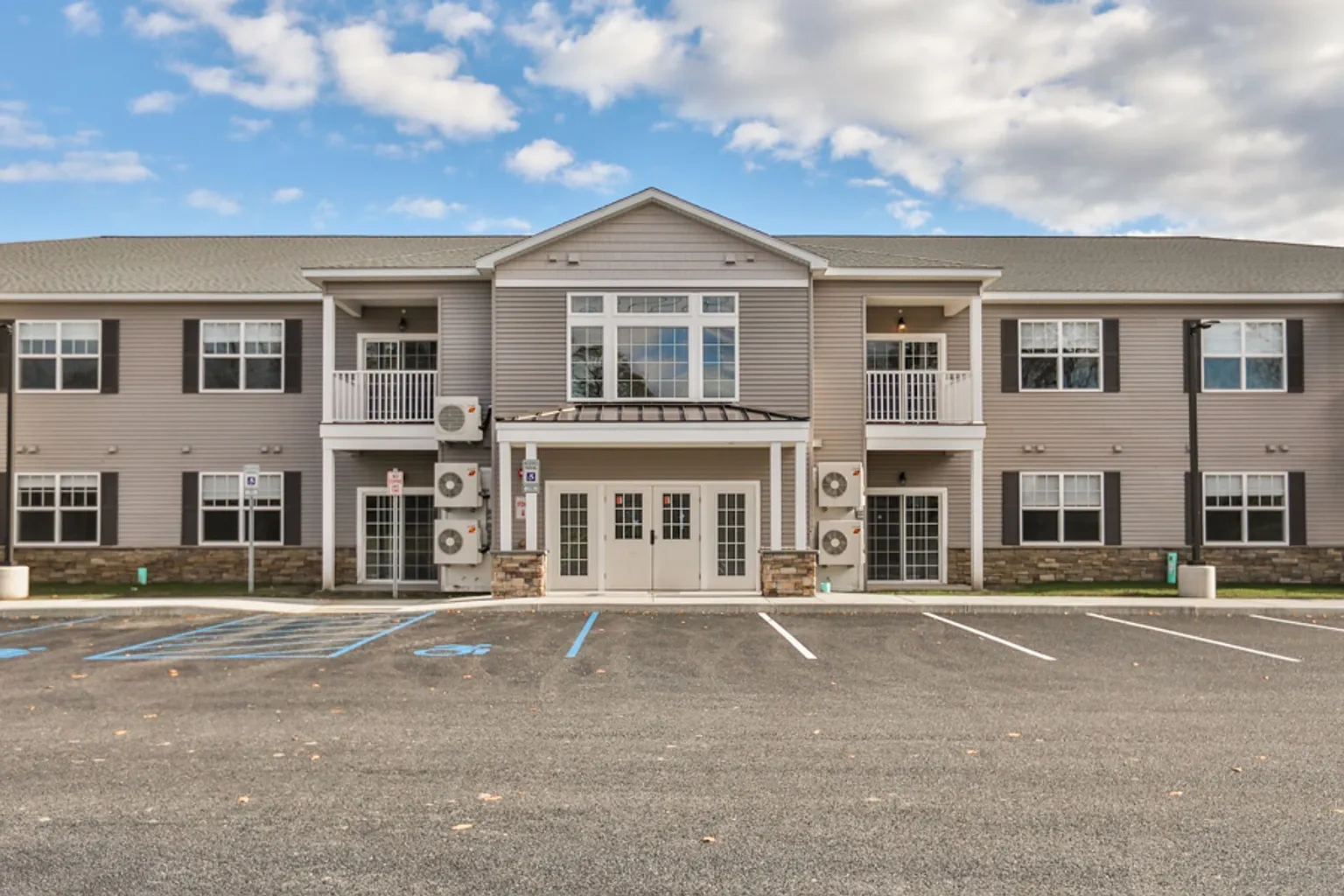 30 Pine Lane Apartments – photo 3
