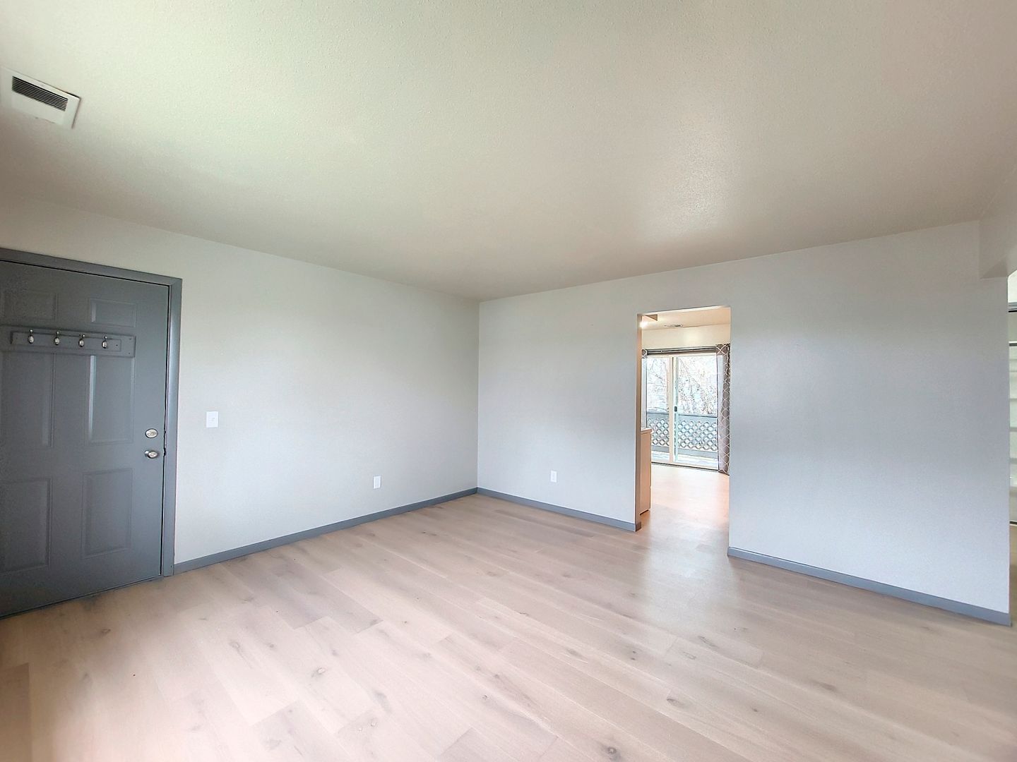 303 Larson Ct unit Apt 4 – photo 3