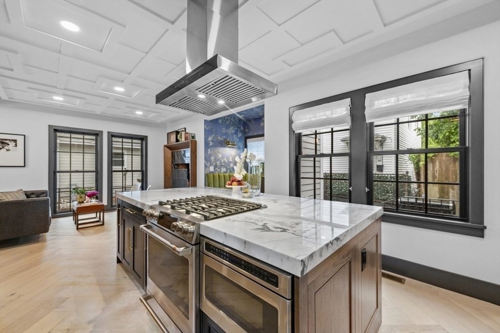 208 Windsor St – photo 5