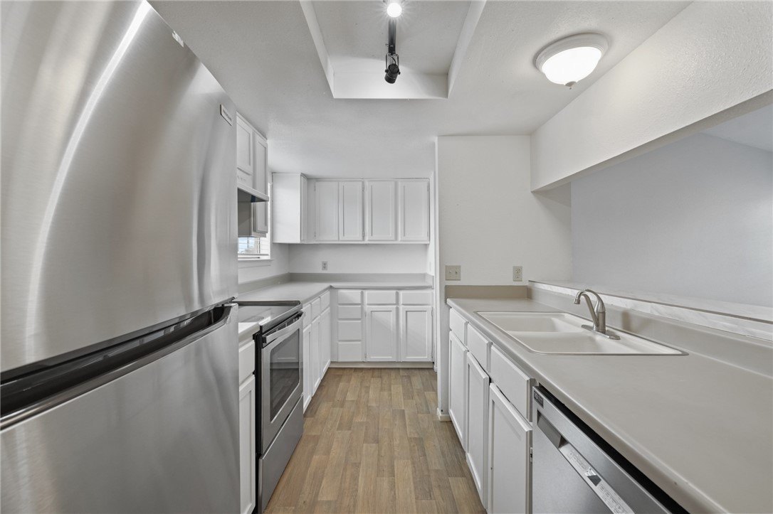 2406 Capitan Dr #D – photo 4