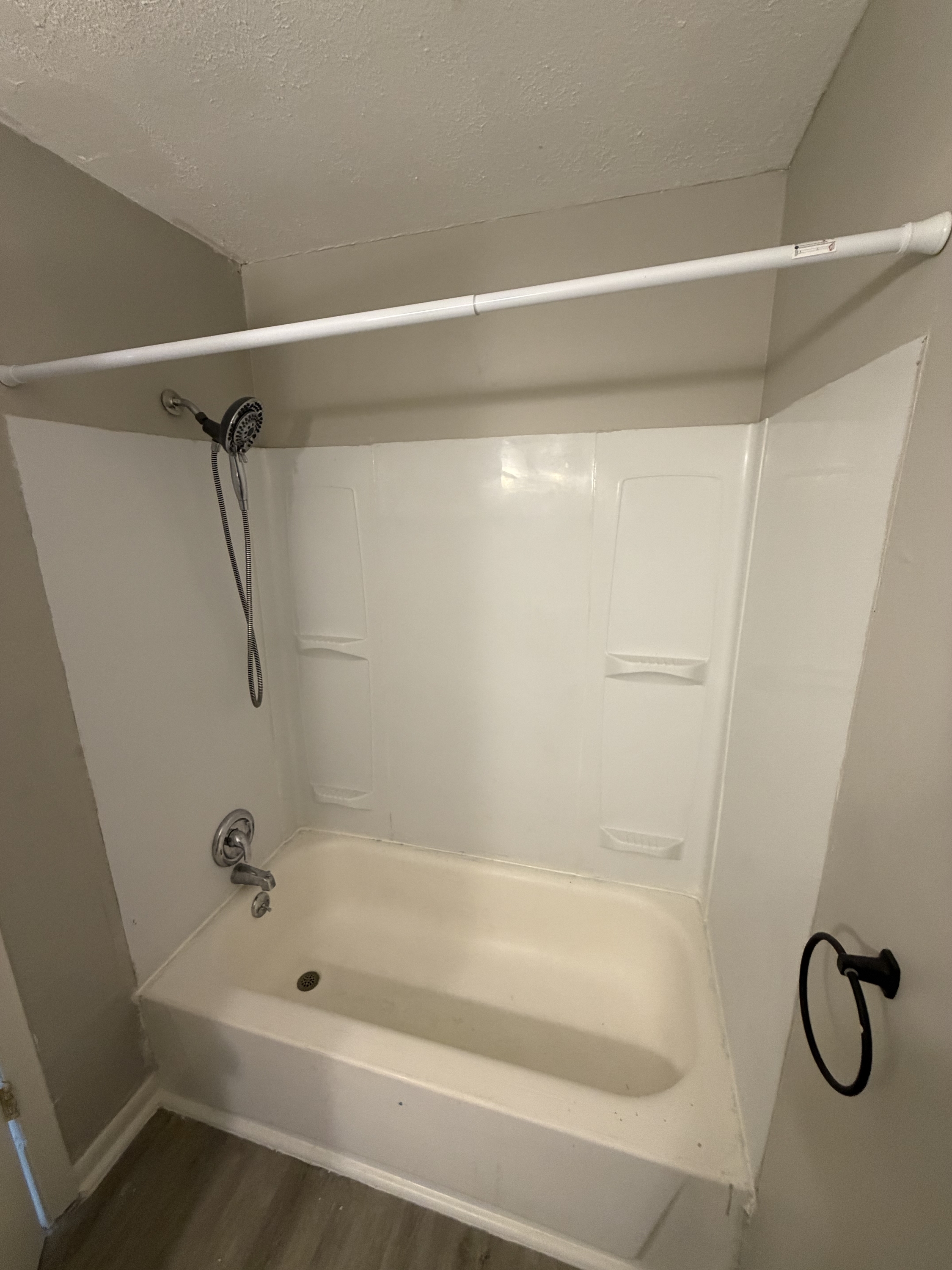 6400 Kingsdale Blvd unit 201 – photo 4