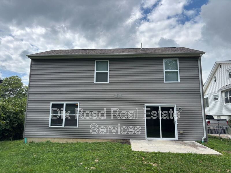 1184 Lincoln Ave – photo 3