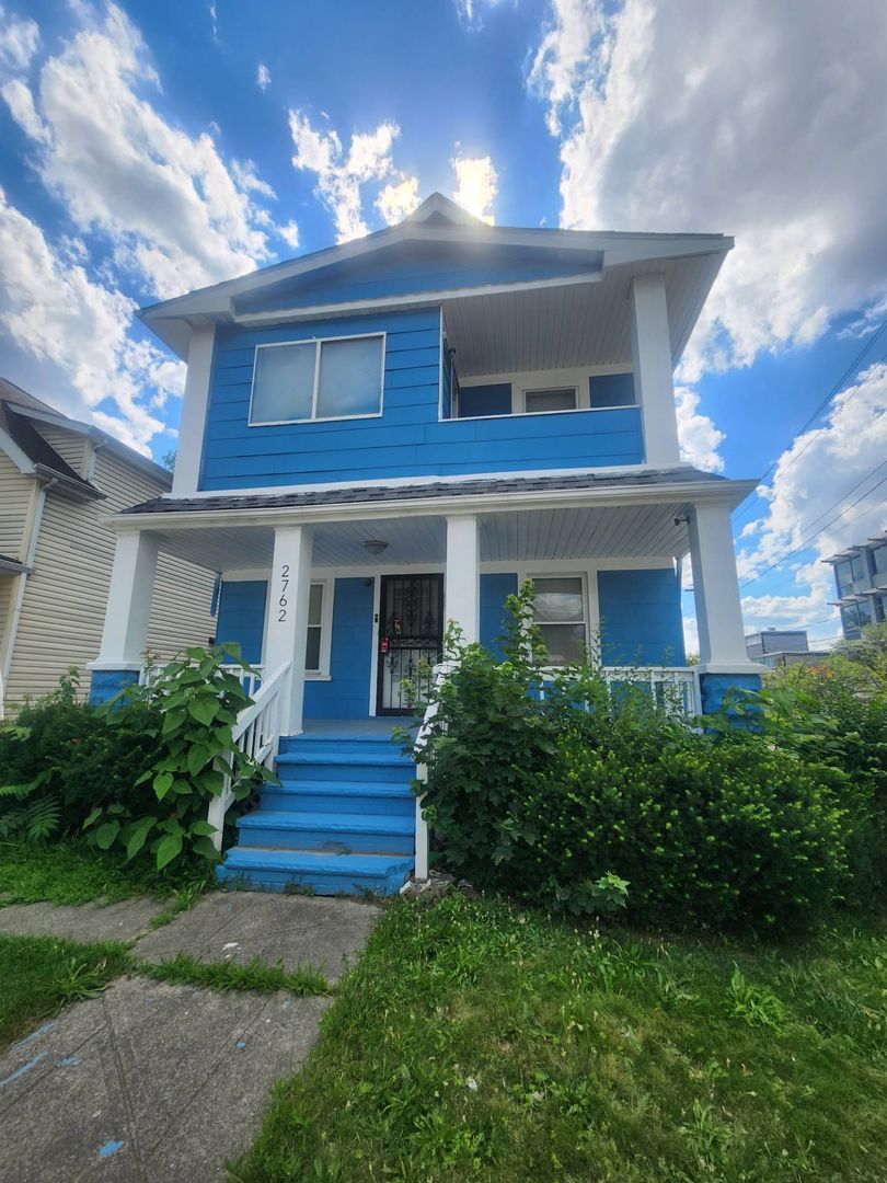 2762 E 120th St unit Unit 1 – photo 1