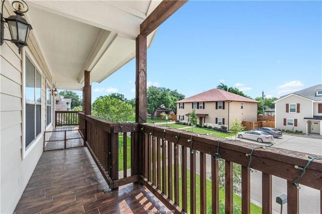 303 Ash St – photo 3