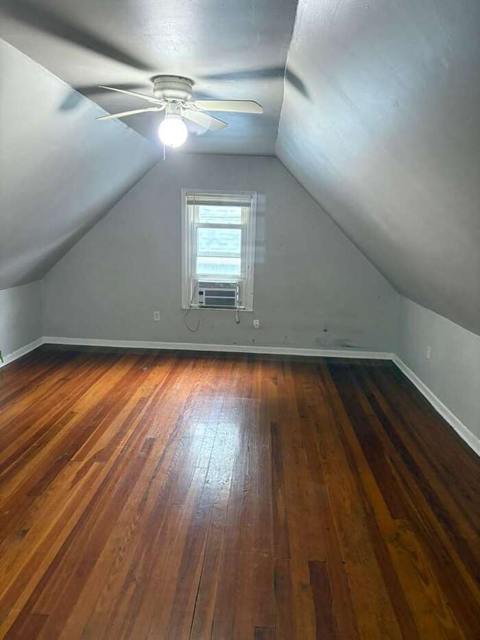 1559 Ambrose Ave – photo 3