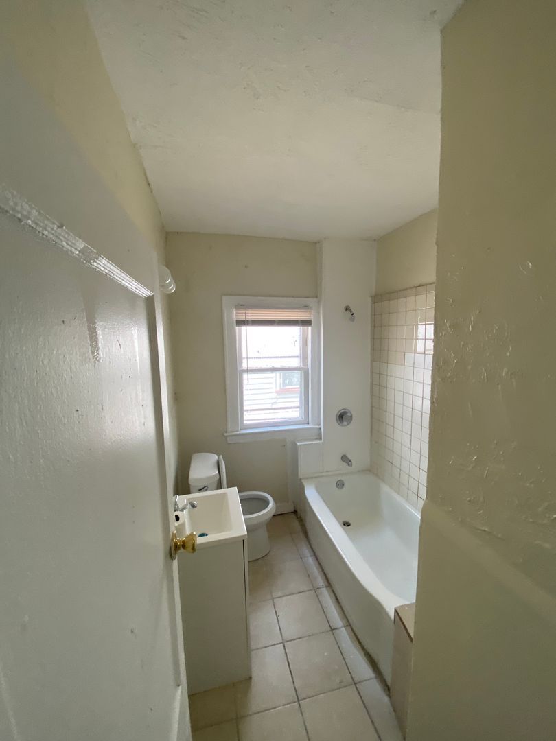3259 E 123rd St unit 3261 - UP Unit – photo 5