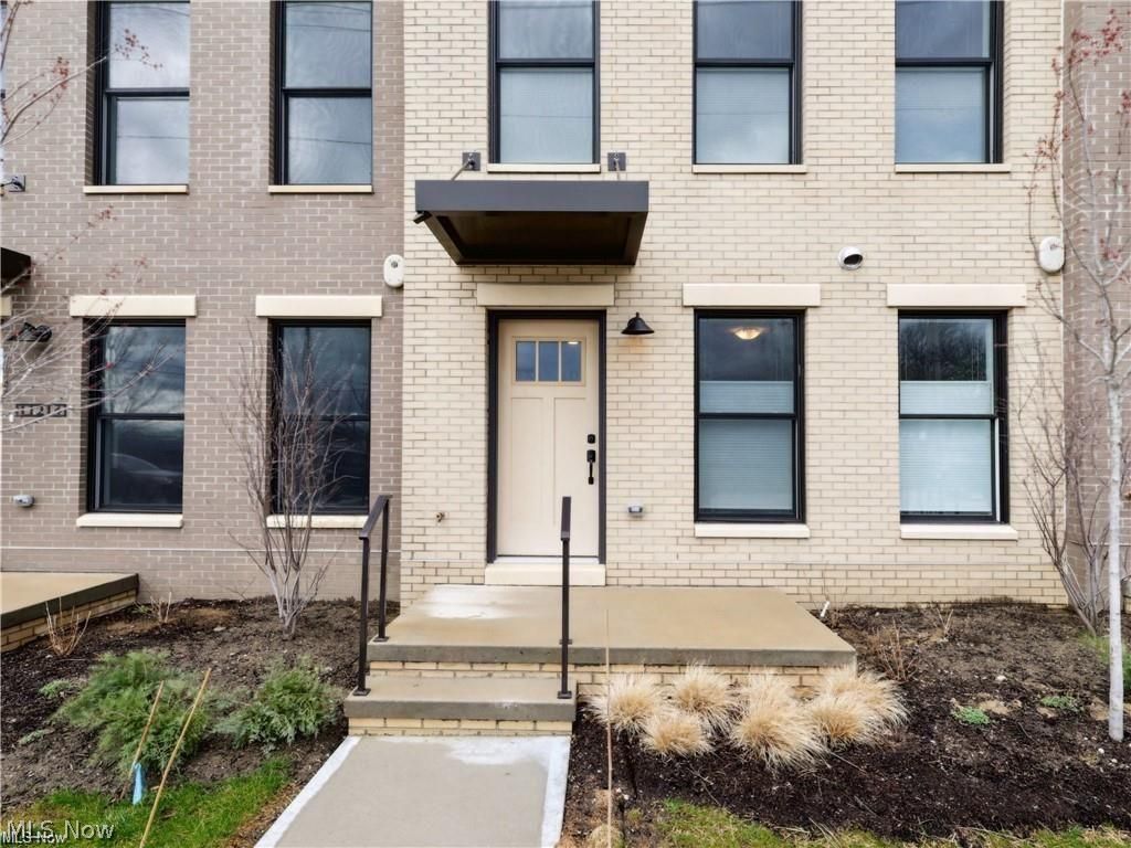 11214 N Park Pl – photo 2