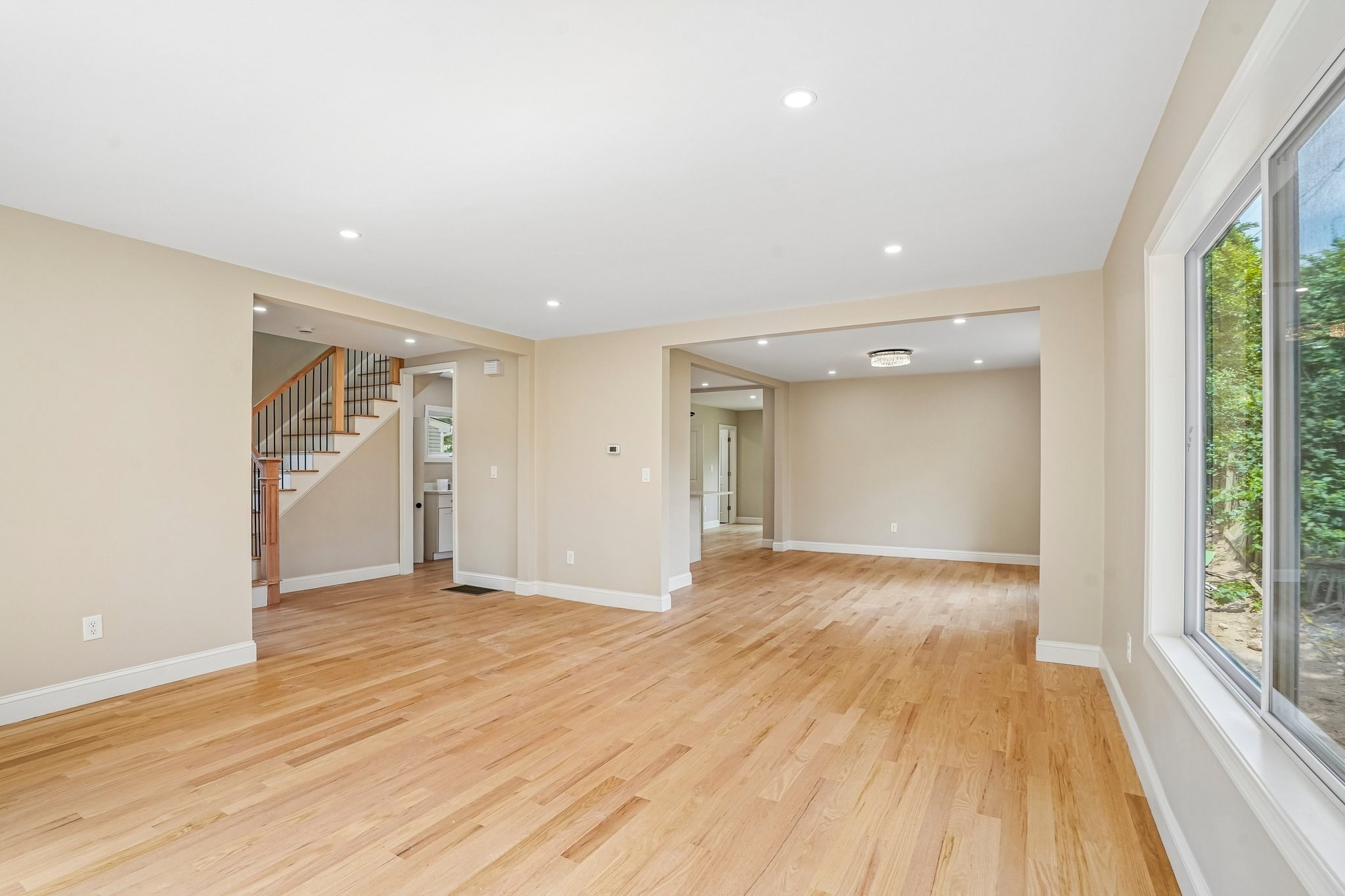 559 Winthrop St – photo 3