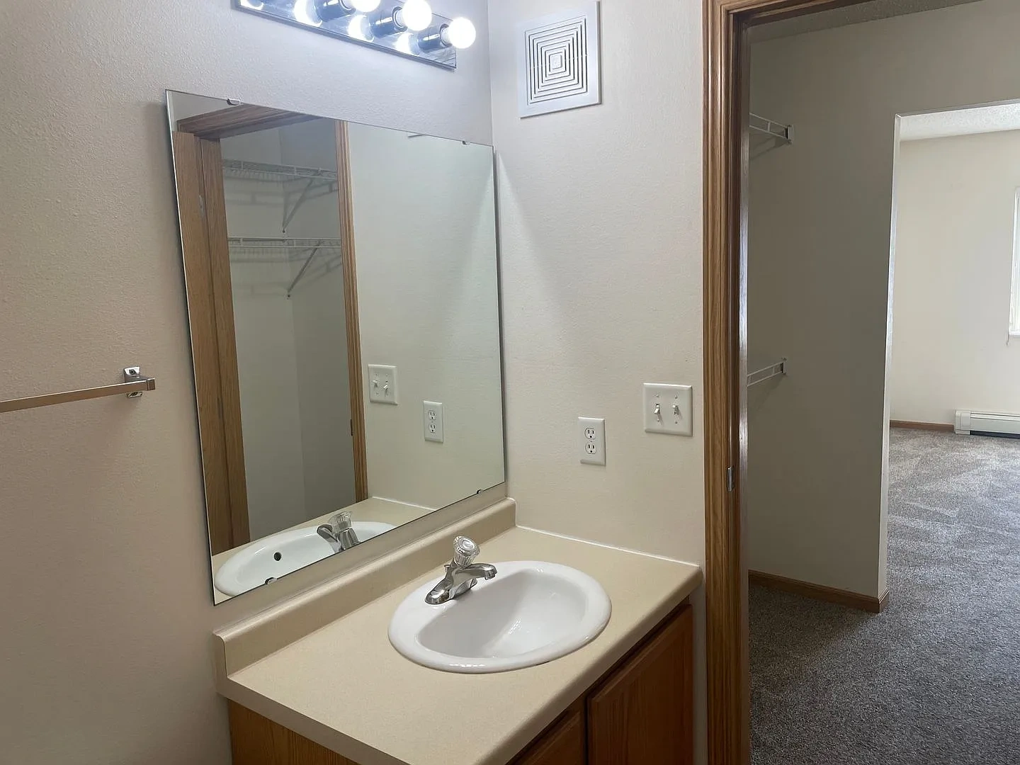 Huntington Pointe I – photo 1