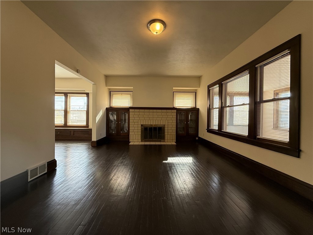 9405 Bancroft Ave unit UP – photo 2
