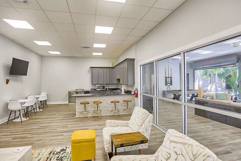 LTL Royal Palms Baton Rouge MT LLC – photo 4