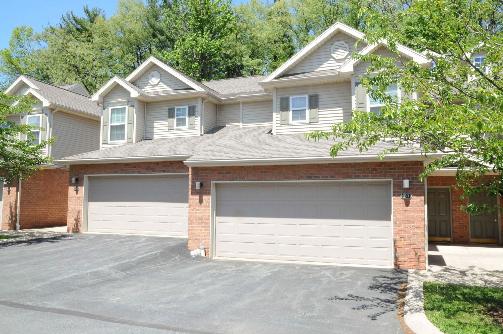 1051 Teaberry Ln – photo 1