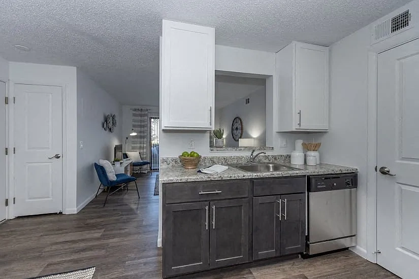 Deerfield Crossing Apartments – photo 2