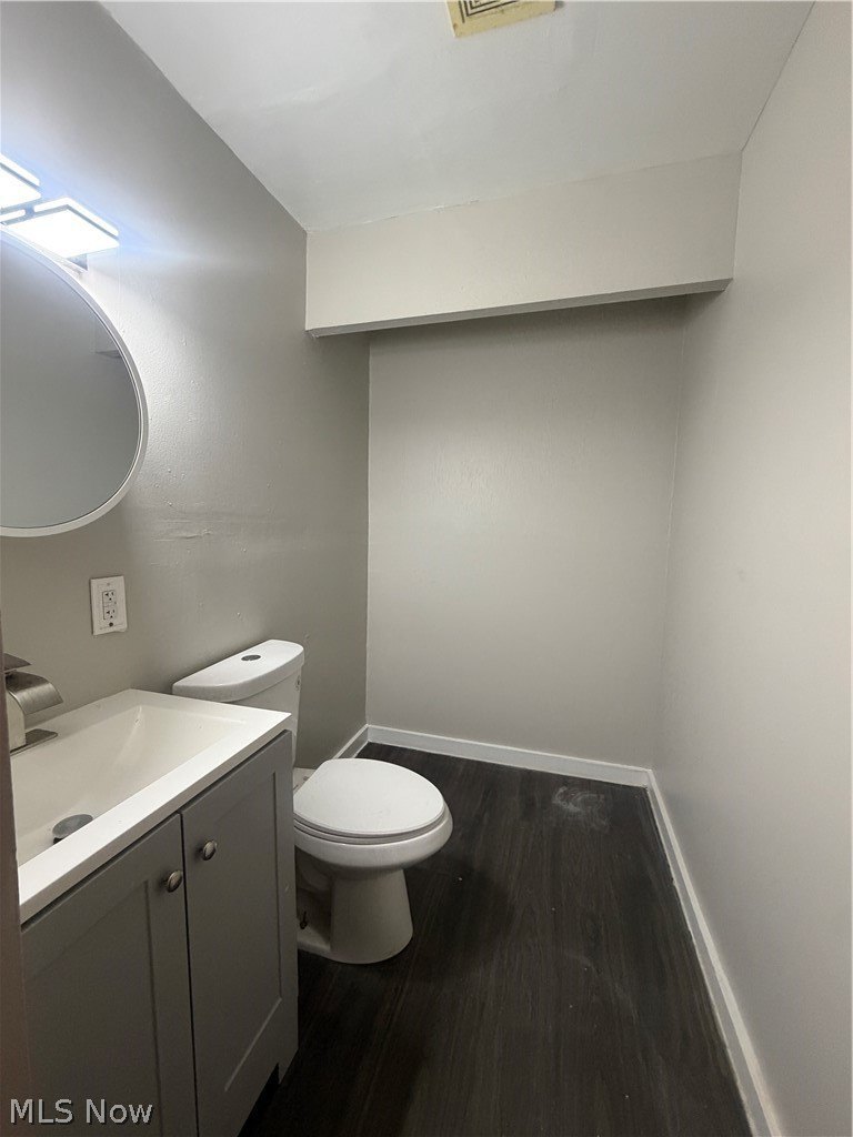 9409 Manor Ave – photo 3