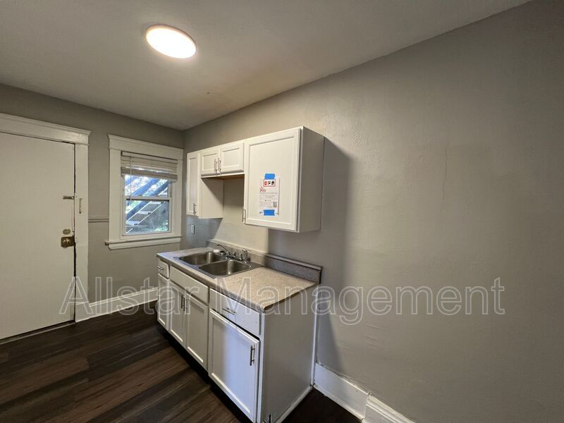 13815 Idarose Ave unit # 1 – photo 3