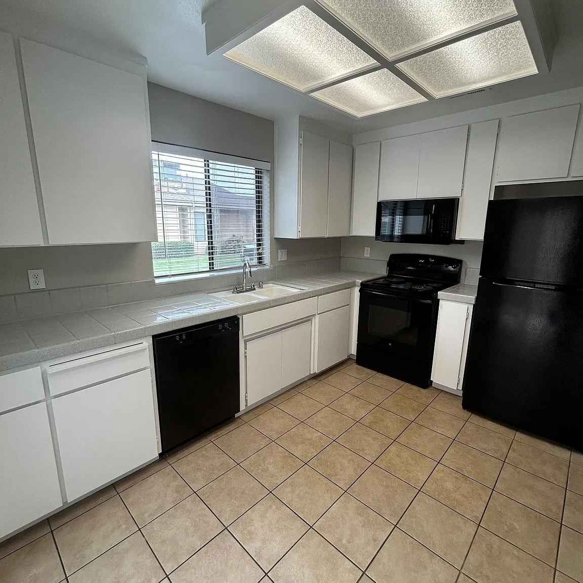 Parkwood Village – photo 5