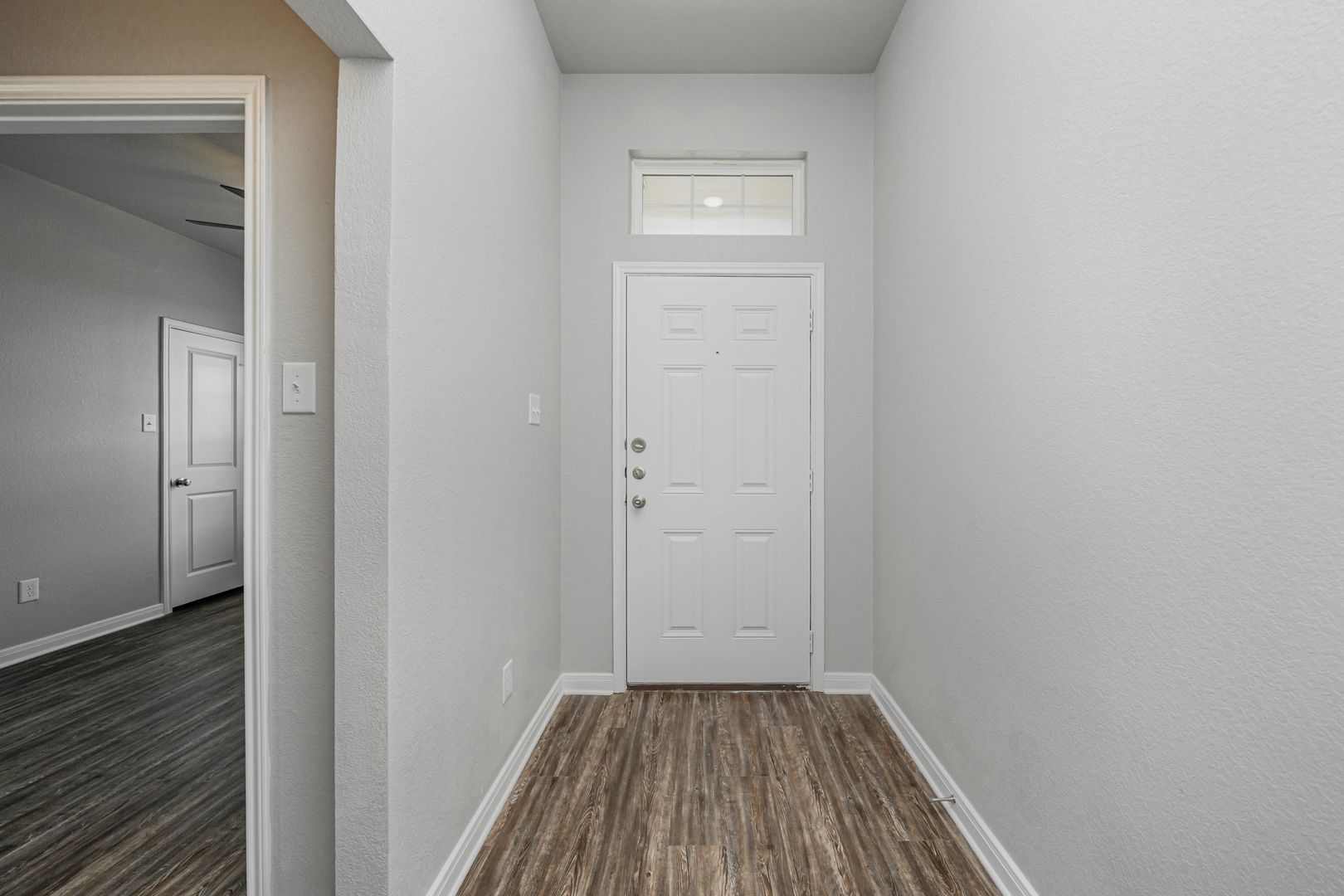1368 Kingsgate Dr – photo 2