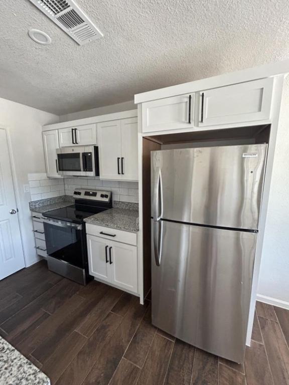1001 Lewis Dr – photo 5
