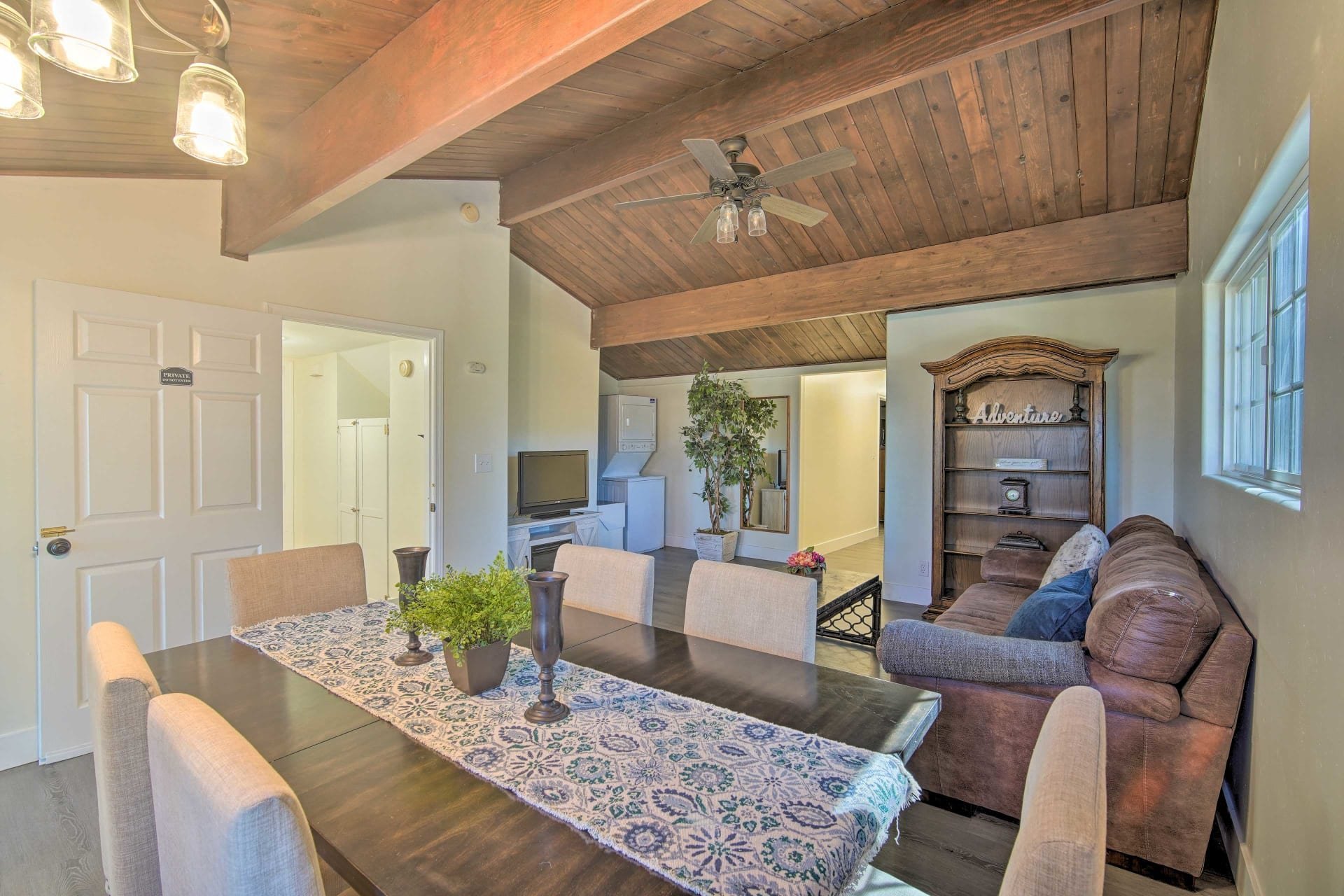 1382 Montreal Dr – photo 4