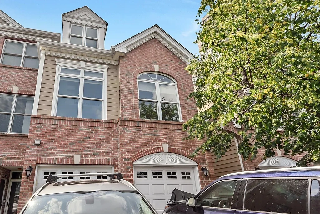 172 Price Ct – photo 2