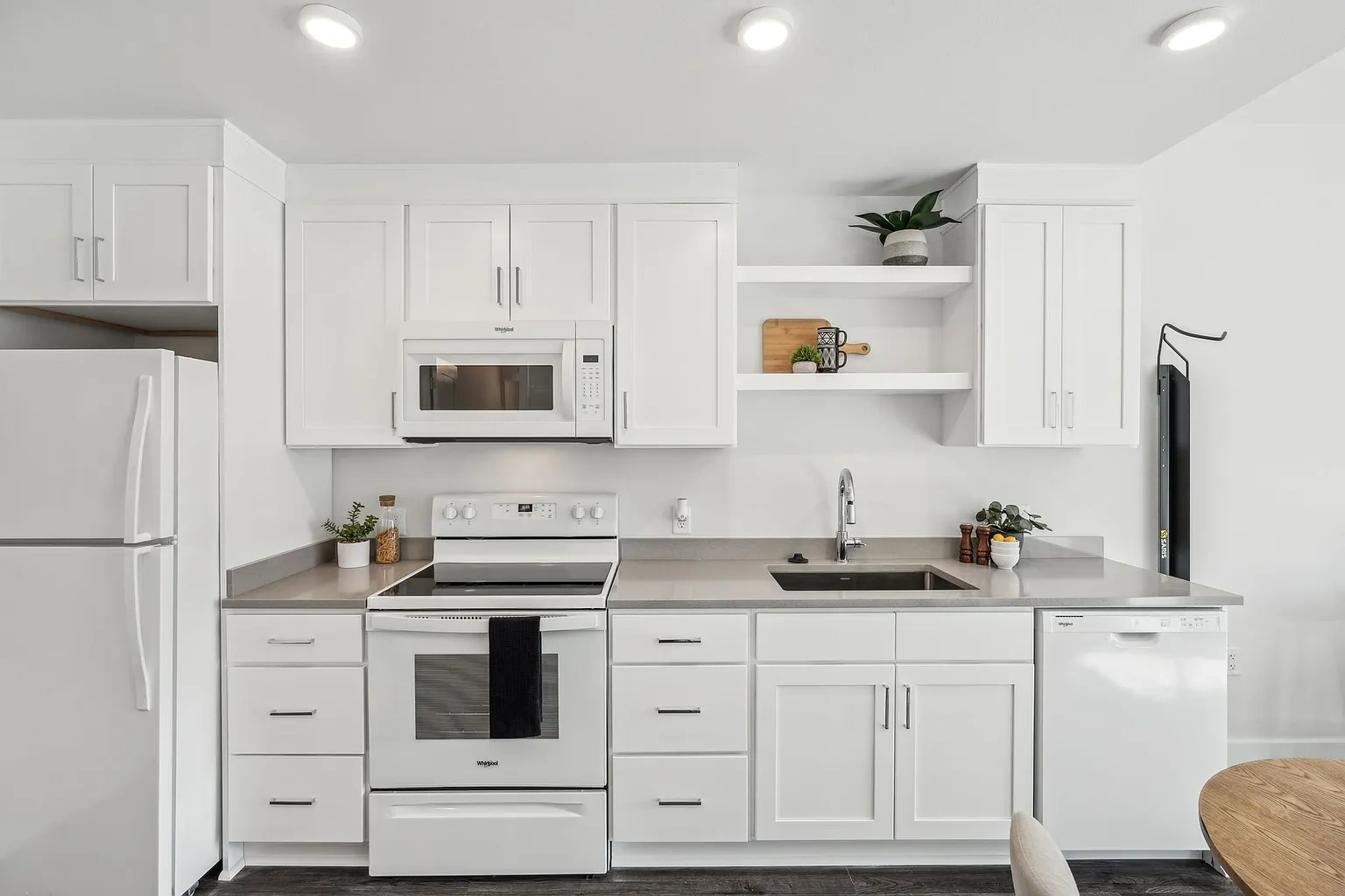 AVIVA Apartments – photo 4