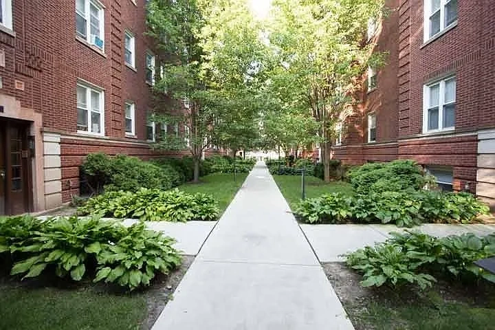 4721 S. Ellis Avenue – photo 2