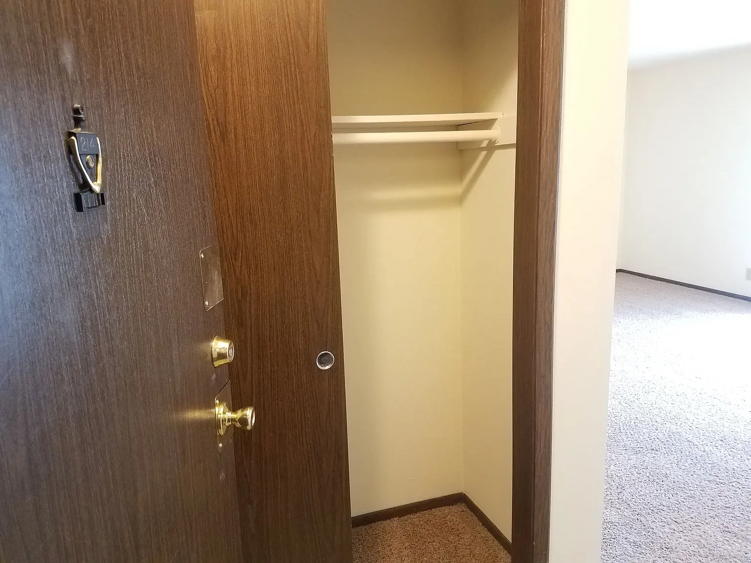 507 S 14th St unit 501-6, Le Claire – photo 1