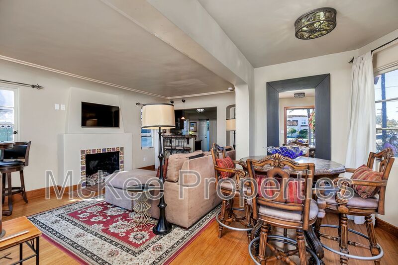 900 E Ave – photo 4