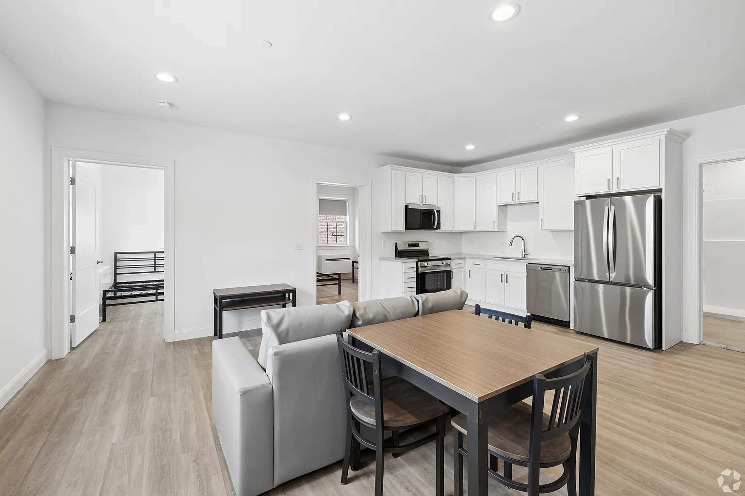 Residences on Main – photo 2
