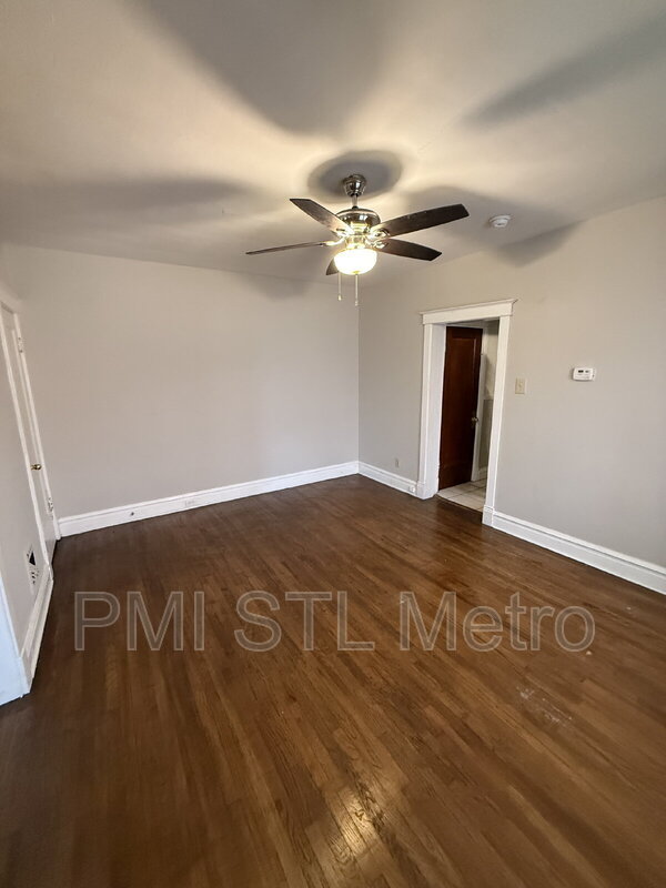 3931-3933 Oregon Ave unit 3931 – photo 3