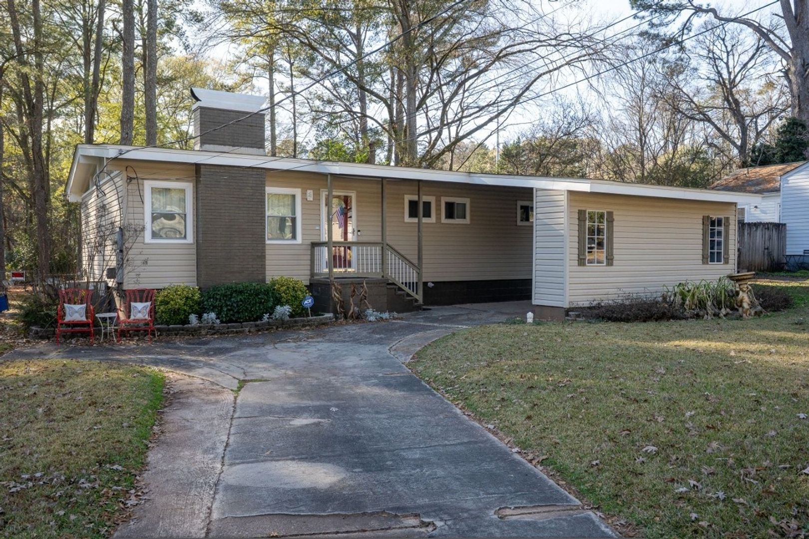 212 Stacy St – photo 4