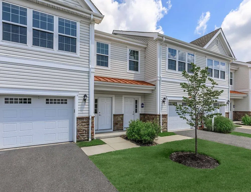 Glen Eyre Apartments – photo 2