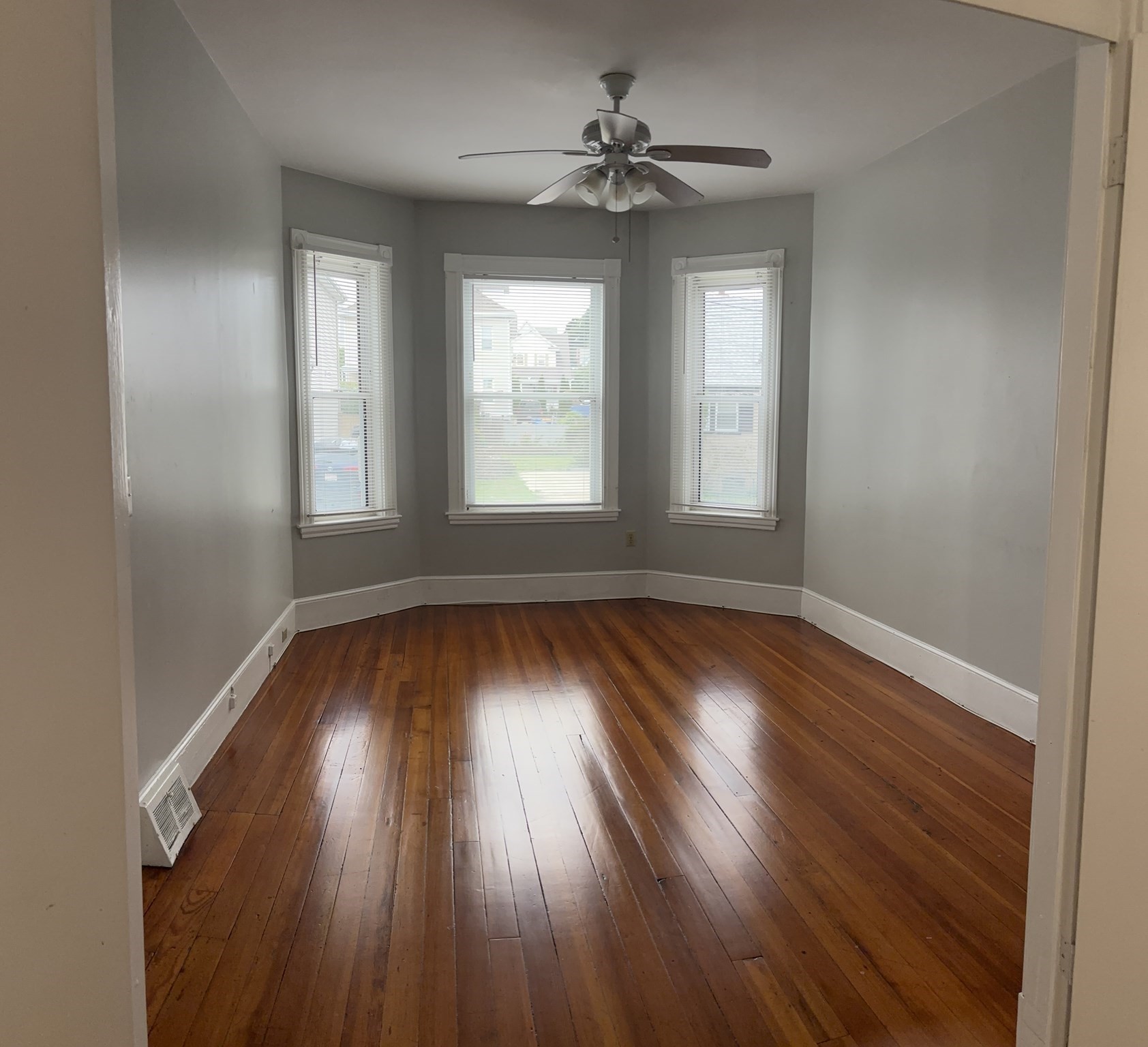 427 Winthrop St unit 1 – photo 2