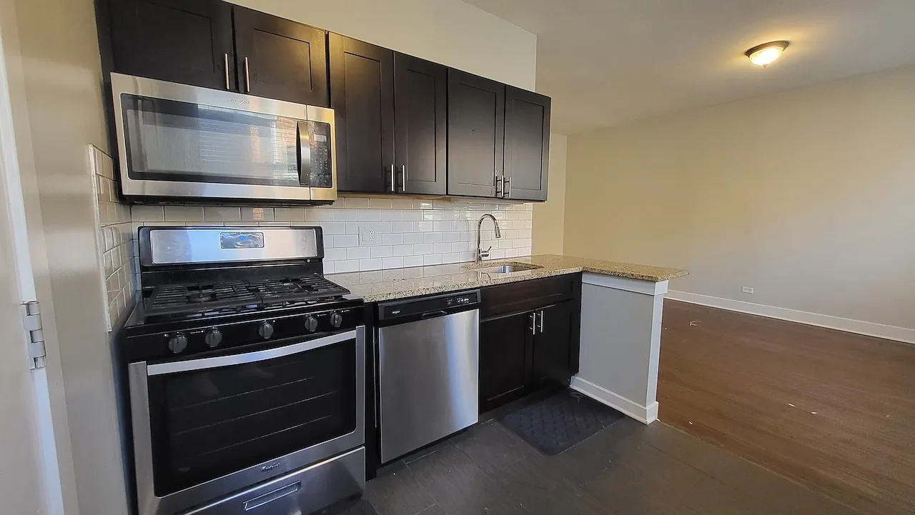 5501-5513 S Everett Ave – photo 1