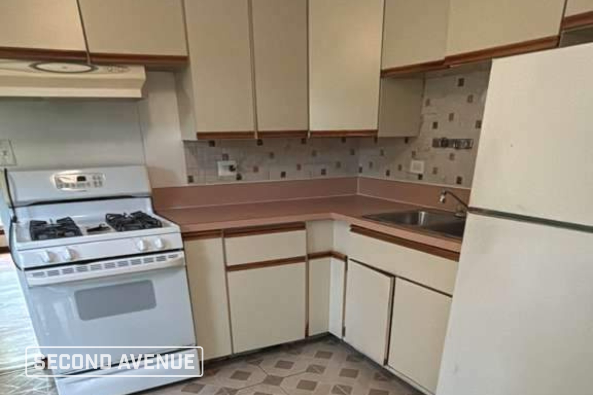 13131 S Rhodes Ave – photo 1