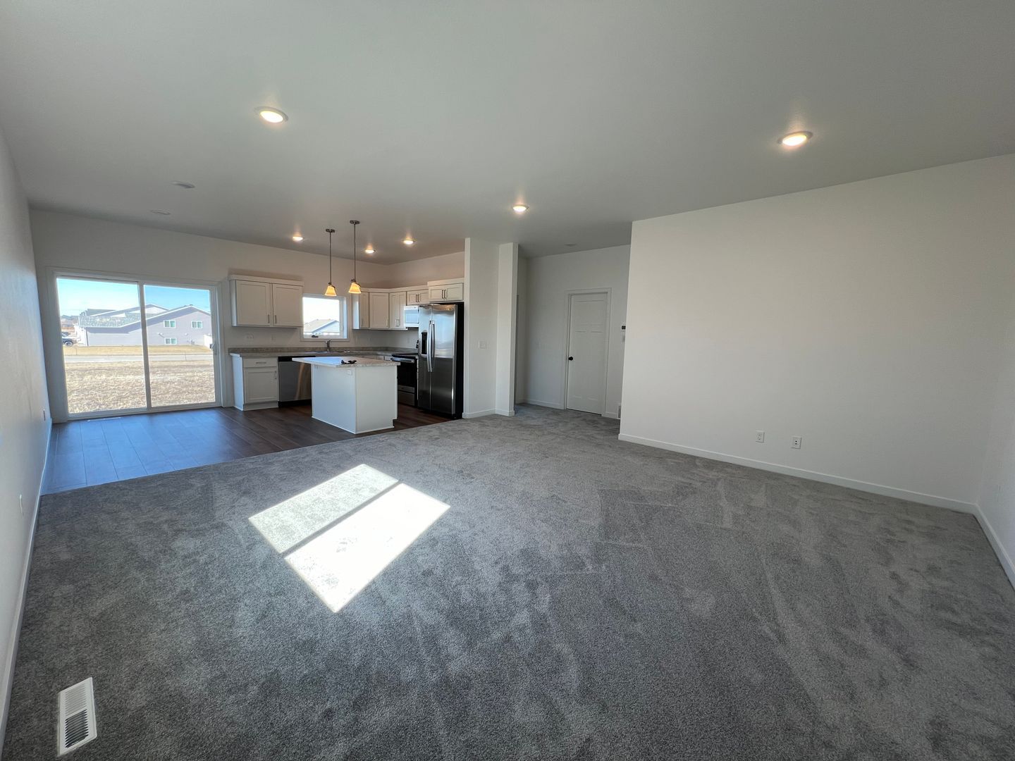 408 16th St NE – photo 3