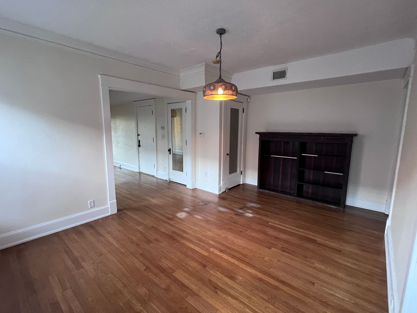 2476 Derbyshire Rd unit 6 – photo 3