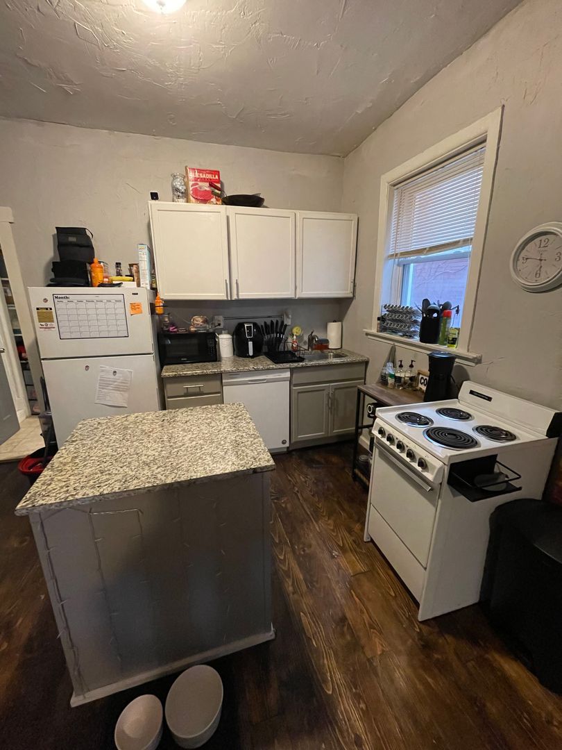 225 S Millvale Ave unit #2 – photo 5