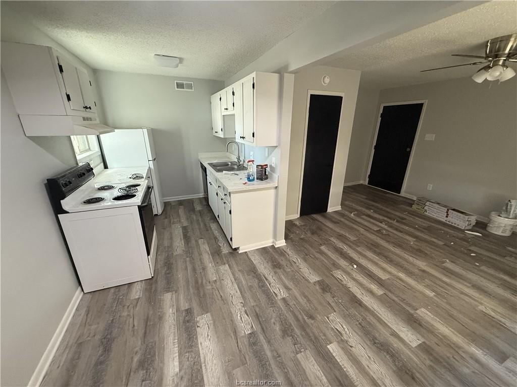 314 S Haswell Dr #B – photo 1