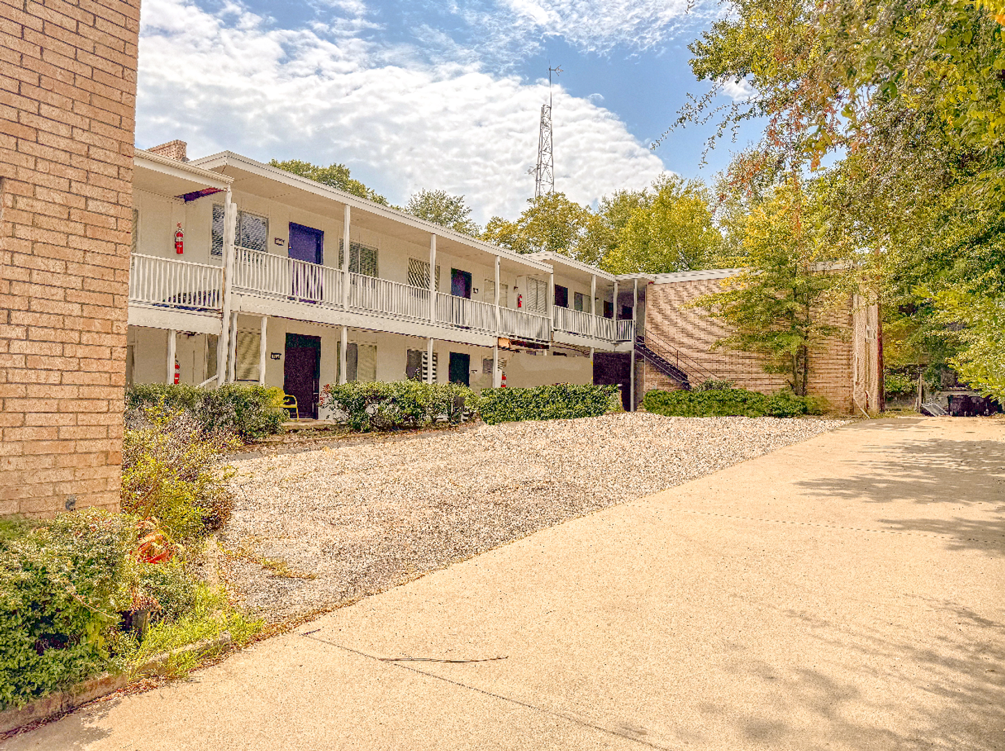 437 N Fredonia St unit Apt 217 – photo 1