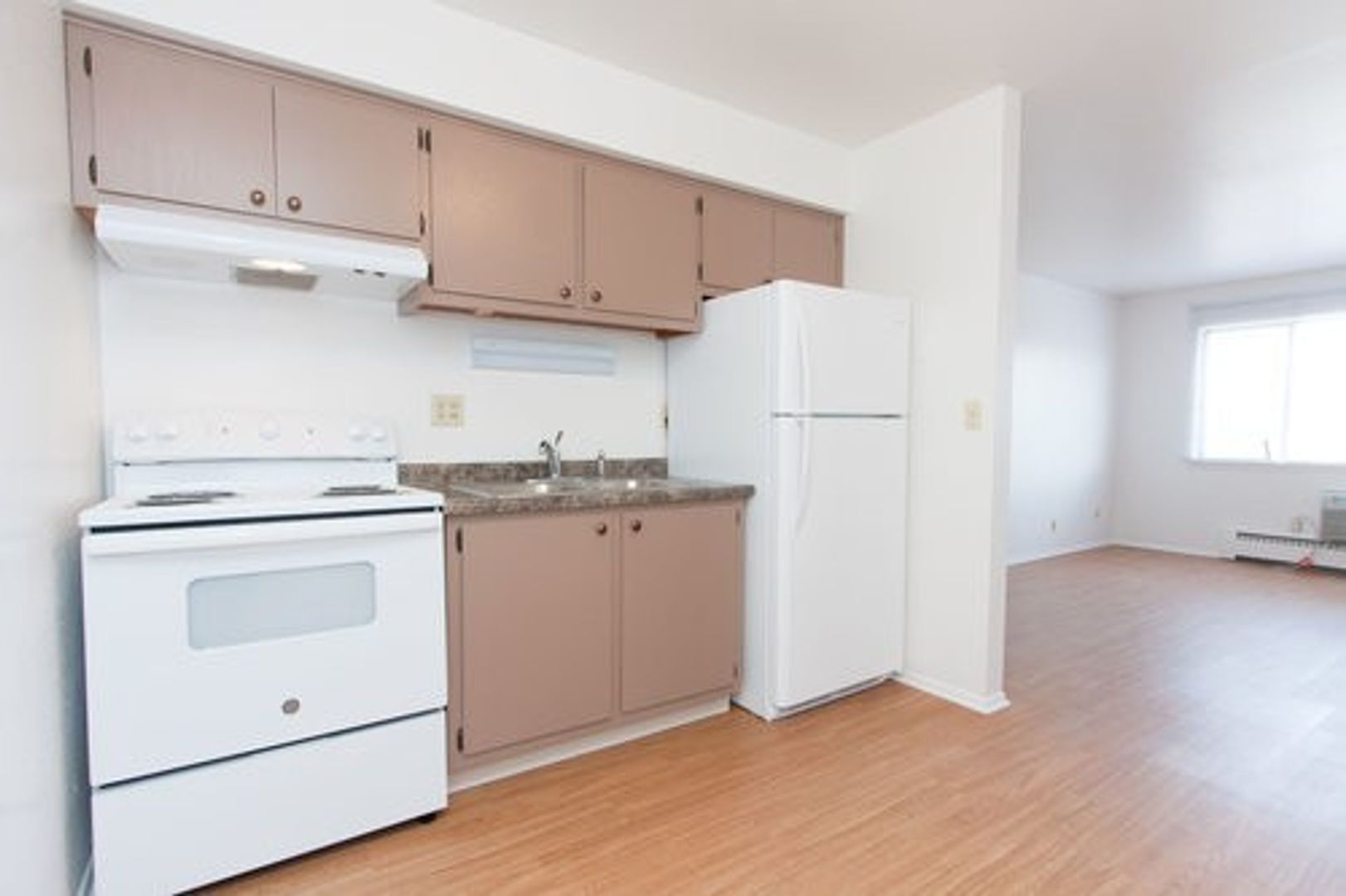 2420 Northwestern Ave unit 4 – photo 1